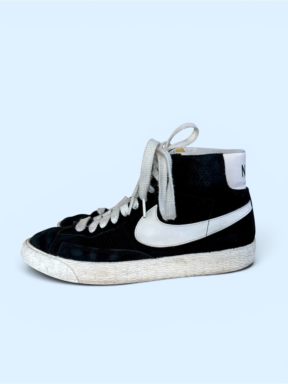 Nike Vintage Women Black & White High w Emerald Soles!!!  Size7.5